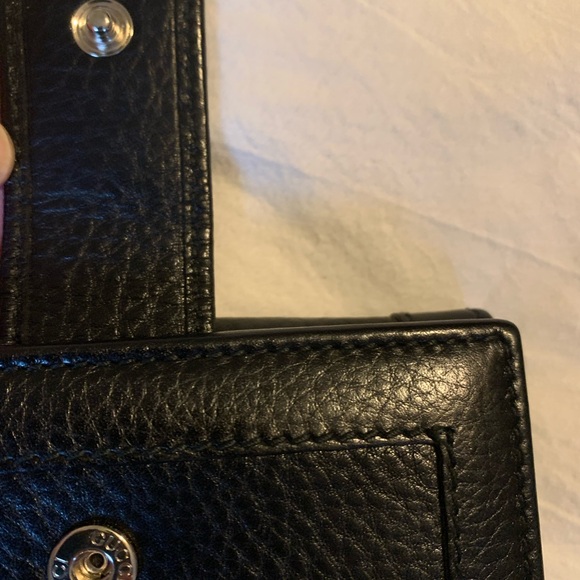 Authentic Gucci Leather Wallet - Picture 7 of 14
